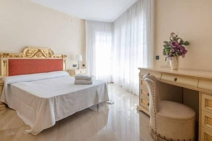 Villa pour 9 personnes, avec piscine ainsi que jardin et balcon à Calafell - 2