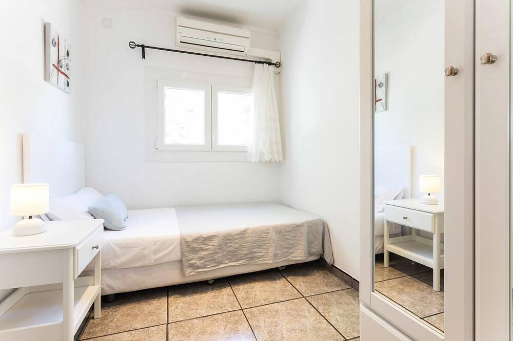 Entire apartment, Lovely apartment in Porto Cristo with Wifi in Porto Cristo, Manacor