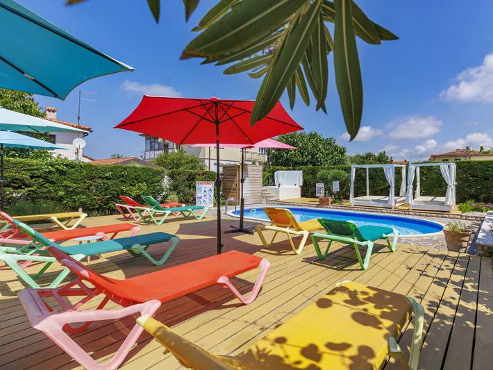 Ferienwohnung für 9 Personen, mit Garten und Terrasse in Umag