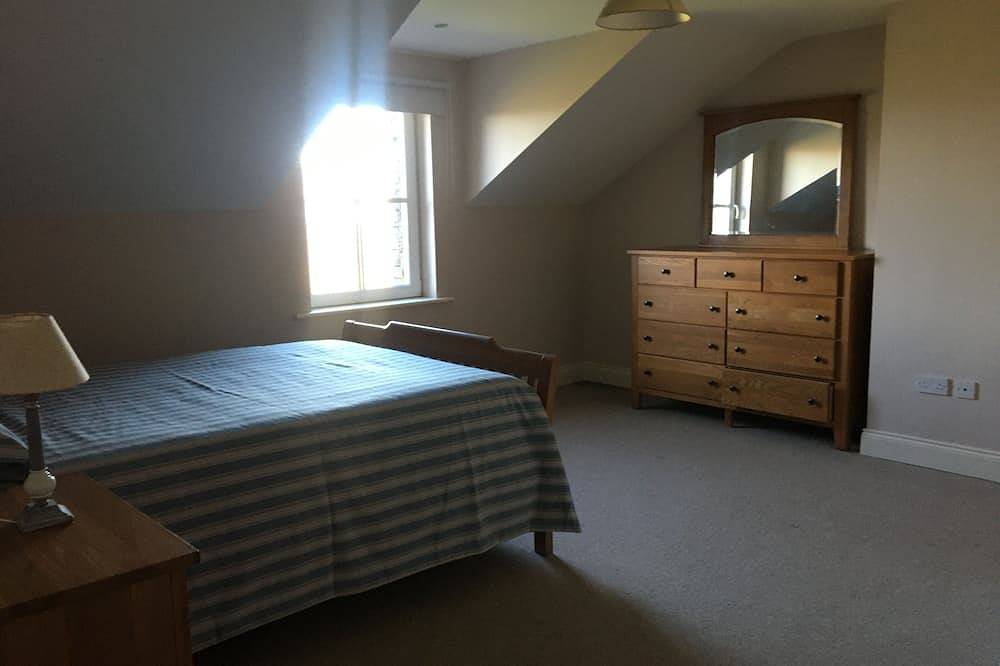 Ocean front home on Ring of Kerry—Golfers and Walkers Paradise in Caragh, County Kerry