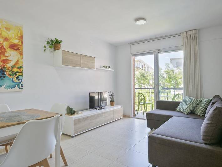 Location de vacances pour 3 personnes, avec piscine et jardin à Castelldefels