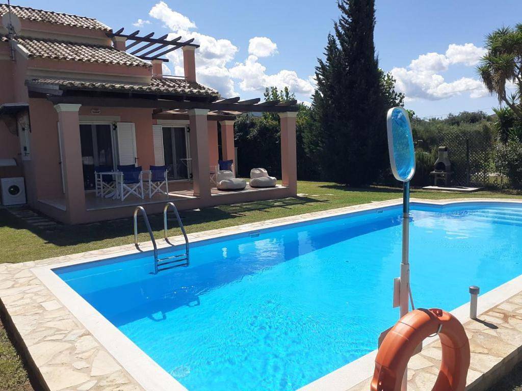 Two-Bedroom House in Παραλία Αλμυρού, Κέρκυρα