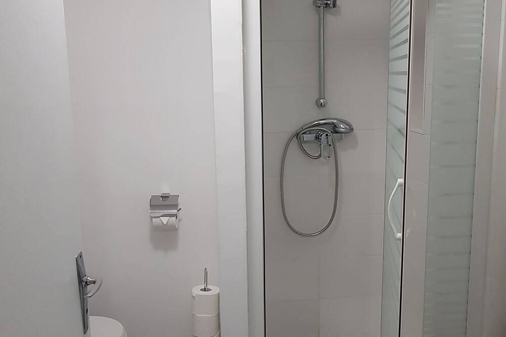 Entire apartment, Near Paris: Cozy Appartment at Gare Massy Tgv & Massy Palaiseau & Direct Airport in Massy, Essonne