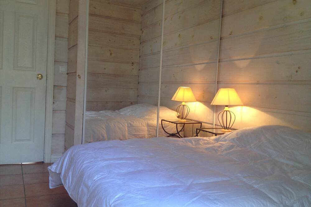 Holzhaus mit Garten 7 km von St Tropez 6 Personen / 3 Schlafzimmer in der Nähe von Stränden in Gassin, Draguignan Region