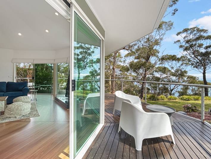 Entire apartment, Spacious 4-Bed Home with Coastal Charm in New South Wales