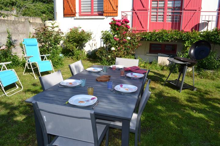 Gîte pour 6 personnes, avec balcon et jardin