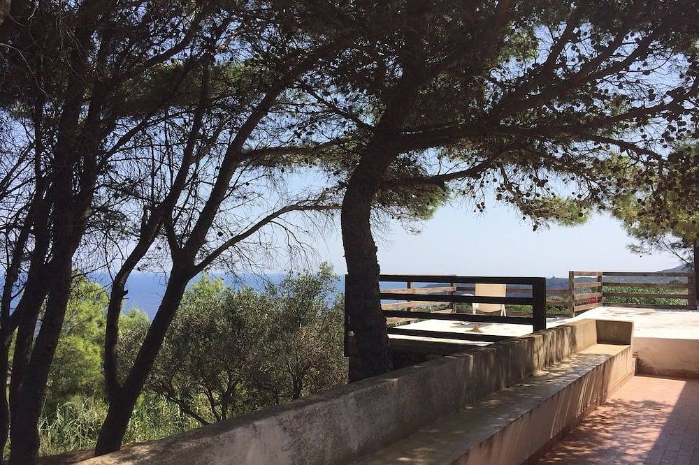 Il dammuso dei pini, antico dammuso pantesco in Isola di Pantelleria (Italia), Provincia di Trapani