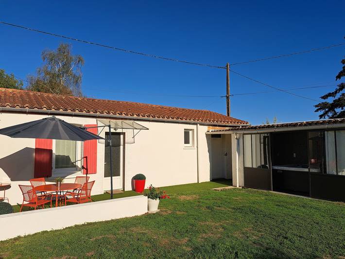 Ferienwohnung 'Au Milieu Des Vignes' mit privater Terrasse, privatem Garten und WLAN in Château-Thébaud, Nantes und Umgebung