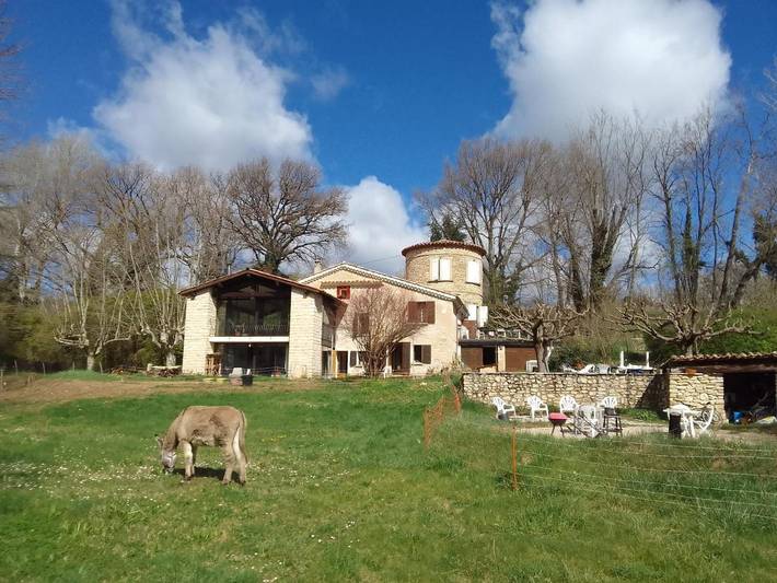 Gîte pour 15 personnes, avec jardin, adapté aux familles à Dauphin (homonymie) - 3