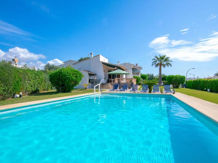 Ferienwohnung für 7 Personen, mit Terrasse und Garten sowie Pool und Ausblick, kinderfreundlich in Porto Cristo Novo - 3