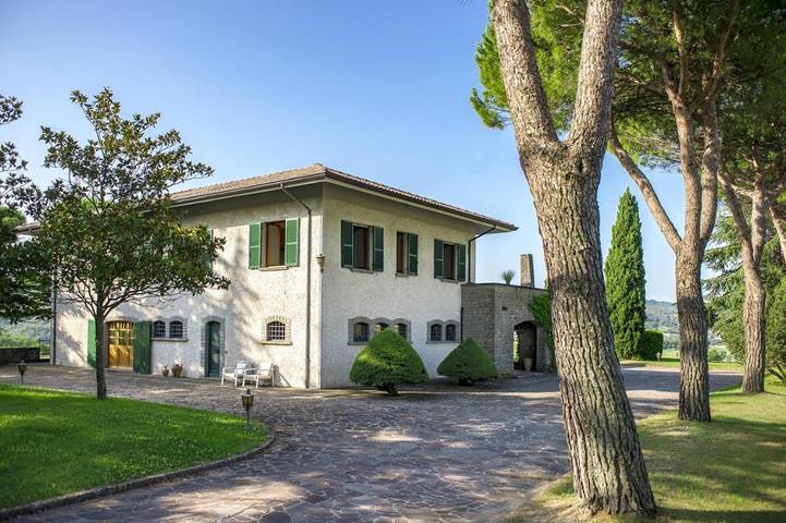 Location de vacances pour 10 personnes, avec jardin ainsi que piscine et balcon à Sant'Angelo in Vado - 3