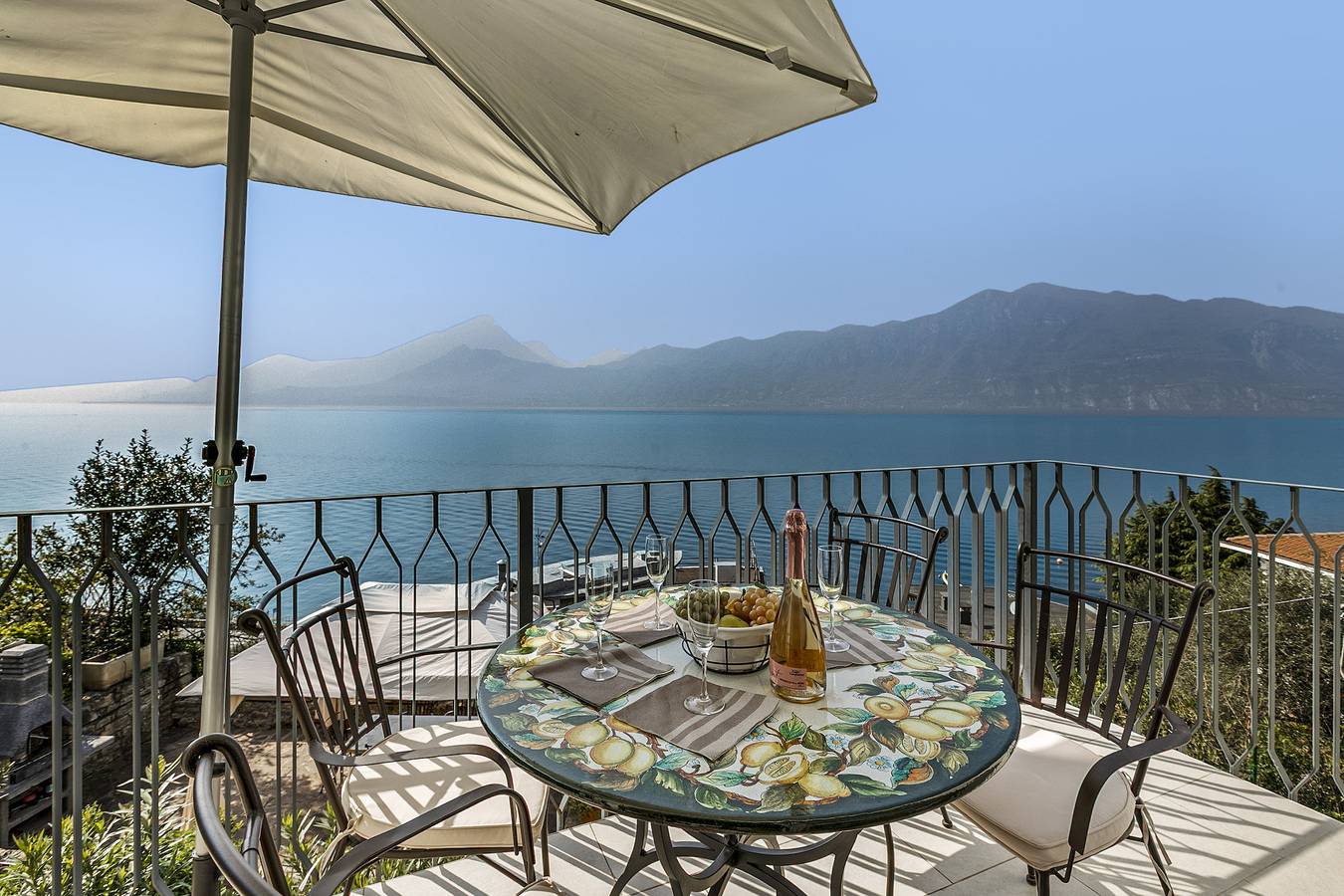 Casa vacanza per 4 persone con piscina in Brenzone, Prealpi Gardesane