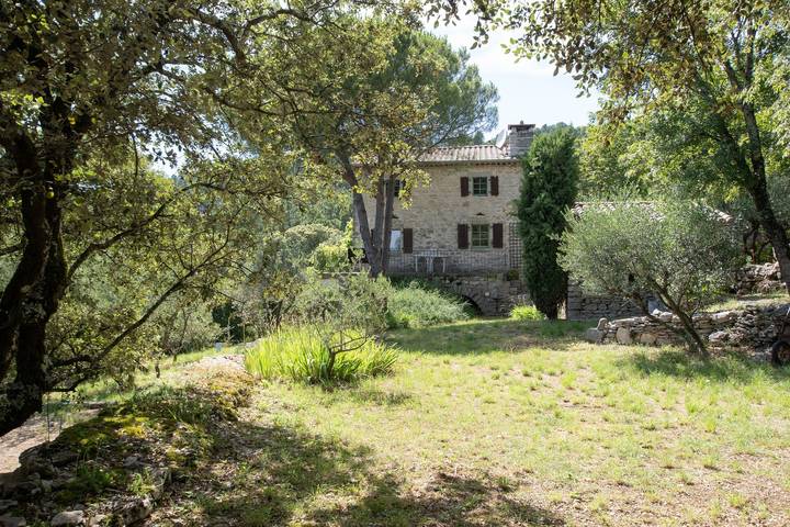Villa 'L'Elzède' avec vue sur les montagnes, piscine privée et Wi-Fi in Les Vans, Parc naturel régional des Monts d'Ardèche