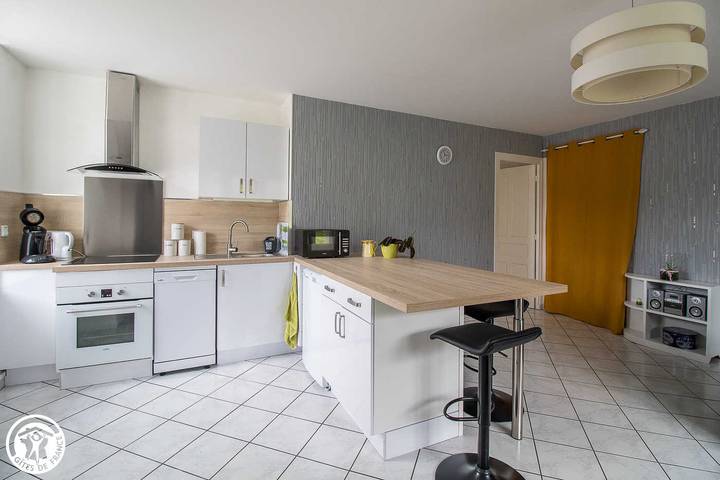 Gîte pour 2 personnes, avec terrasse à Saint-Sauves-d'Auvergne - 3