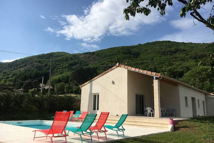 Villa pour 8 personnes, avec terrasse et jardin