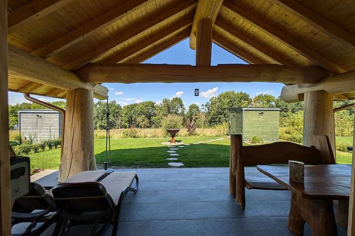 Blockhütte für 4 Personen, mit Garten und Sauna sowie Terrasse in Groß Nemerow