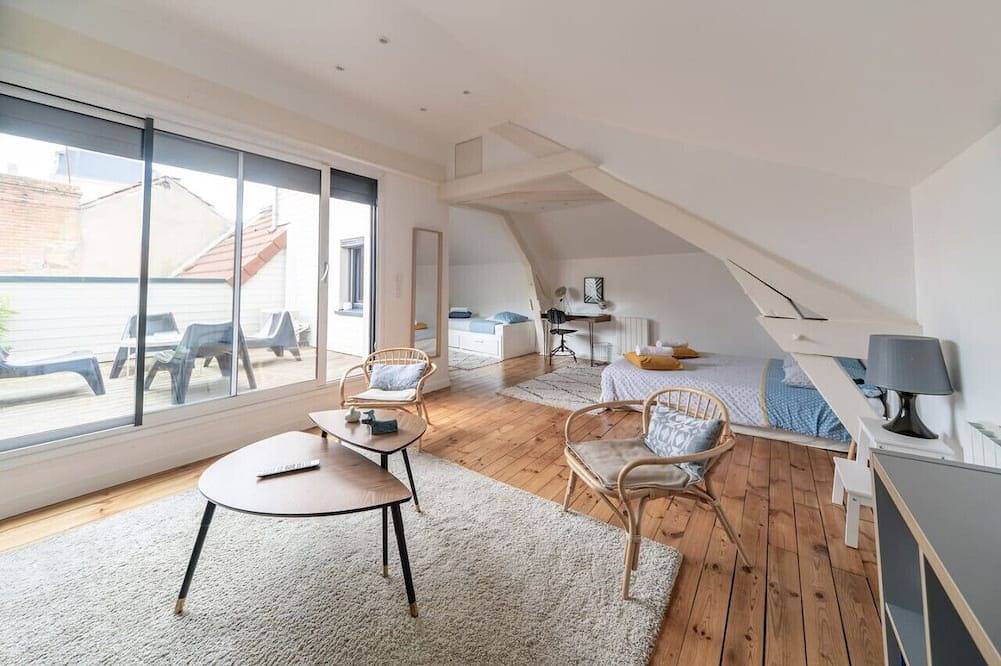 Entire apartment, Zaprojektuj strych, wszystkie wygody, centrum, taras in Vichy, Vichy region