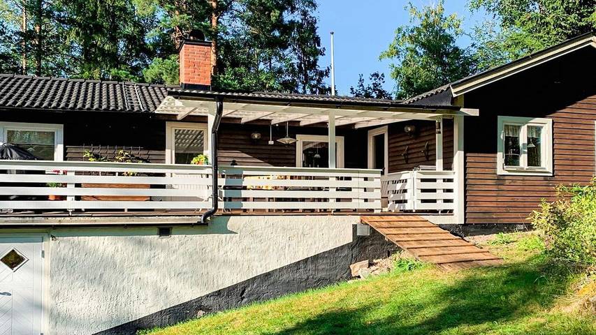Ferienhaus für 9 Personen, mit Balkon in Flen