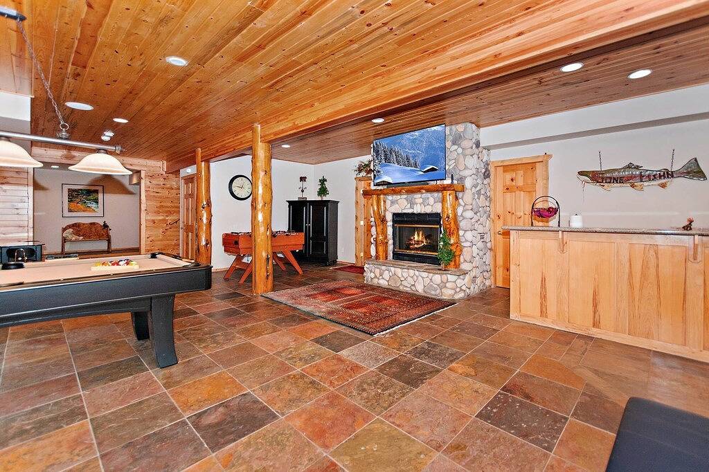 Log Styling with Spectacular Lake Views! Hot Tub! Wall to Wall Game Room! in Big Bear Lake, San Bernardino County