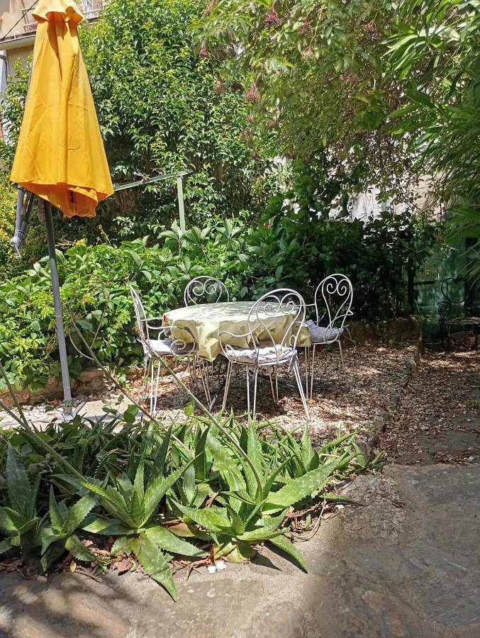 Appartement entier, Maison deux chambres, garage, jardin, Chez Nadine in Laroque-des-Albères, Région de Céret