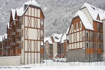 Gîte pour 6 personnes, avec terrasse et piscine à Saint-Mamet