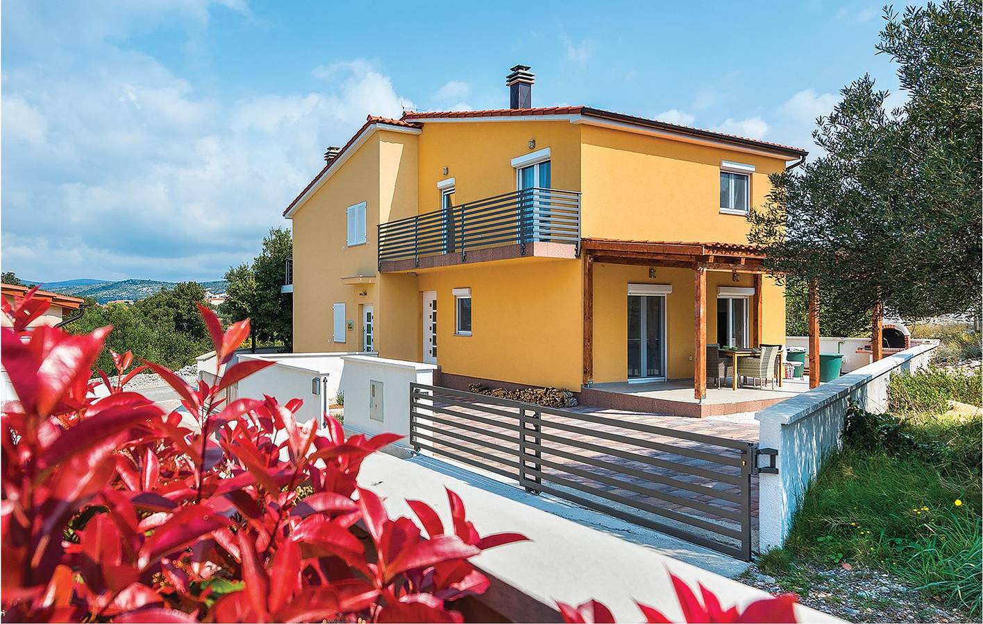 Ferienhaus für 5 Personen mit Terrasse in Razanj, Šibenik-Knin