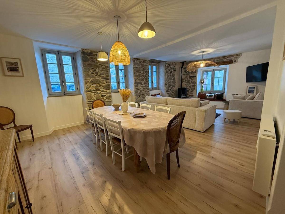 Six-Bedroom House in Arreau, Pyrénées