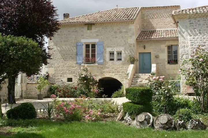 Location de vacances pour 6 personnes, avec jardin, animaux acceptés à Saint-Cyprien (Lot)