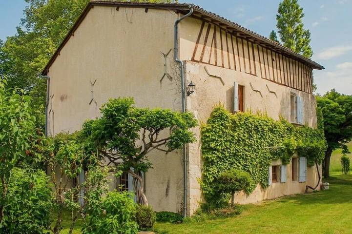 Gîte pour 6 personnes, avec jardin à Eymet