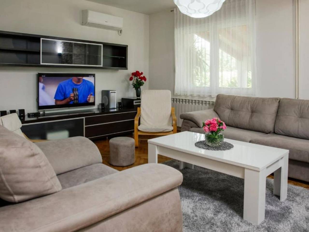Villa Ante with Outdoor Pool in Imotski, Makarska Riviera