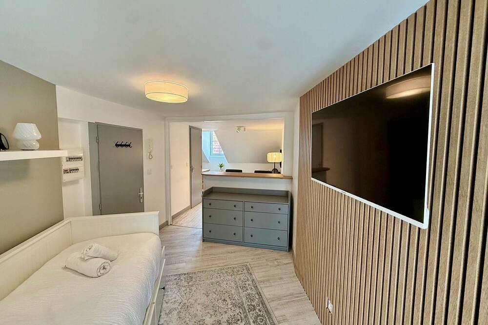 Entire apartment, Quiet cosy studio – Romorantin city centre in Romorantin-Lanthenay, Sologne