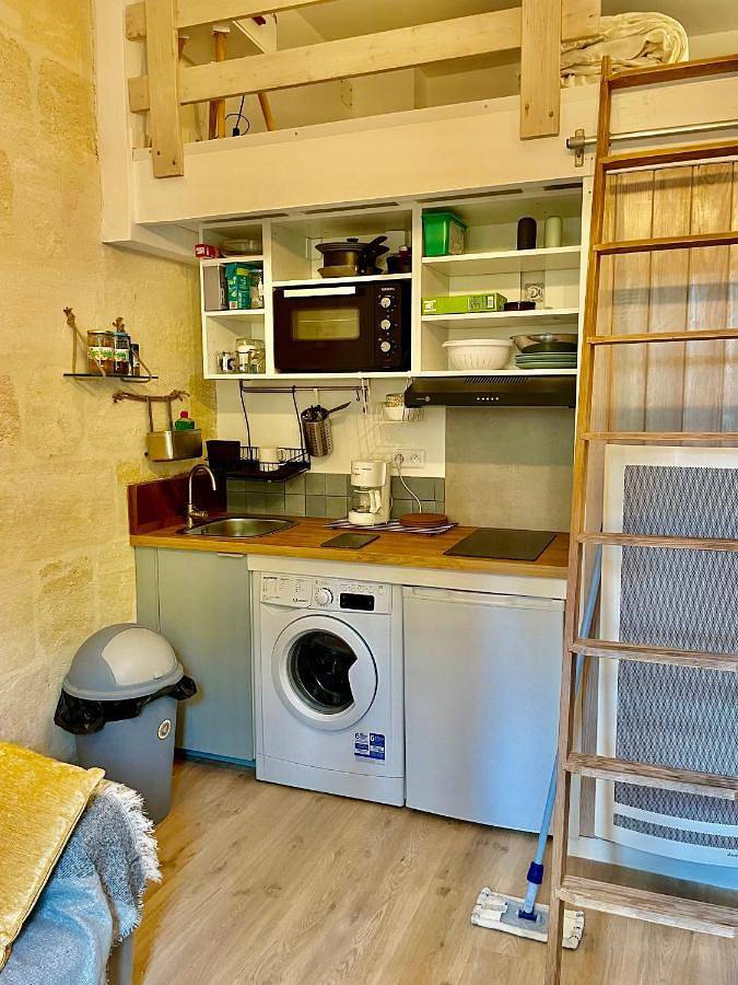 Appartement entier, Proche kedge et universitée appartement cosy avec clim ,parking ,cuisine équipée ,sdb et jardin in Talence, Région de Bordeaux