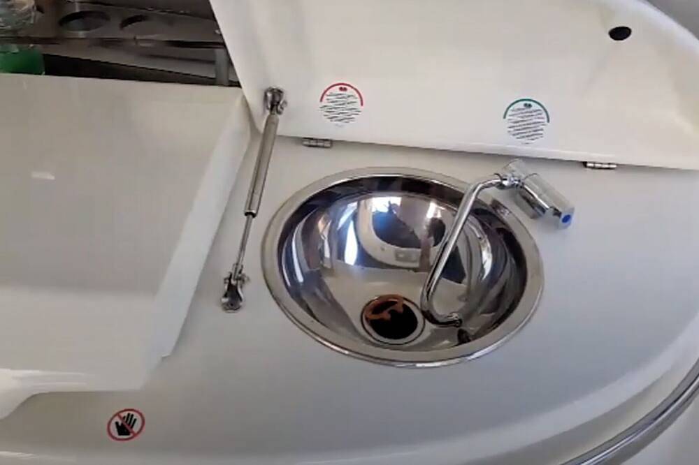 Luxury Yacht for lodging and trips Passages (2,3,4 and 8h) in Port Forum, Sant Adrià de Besòs