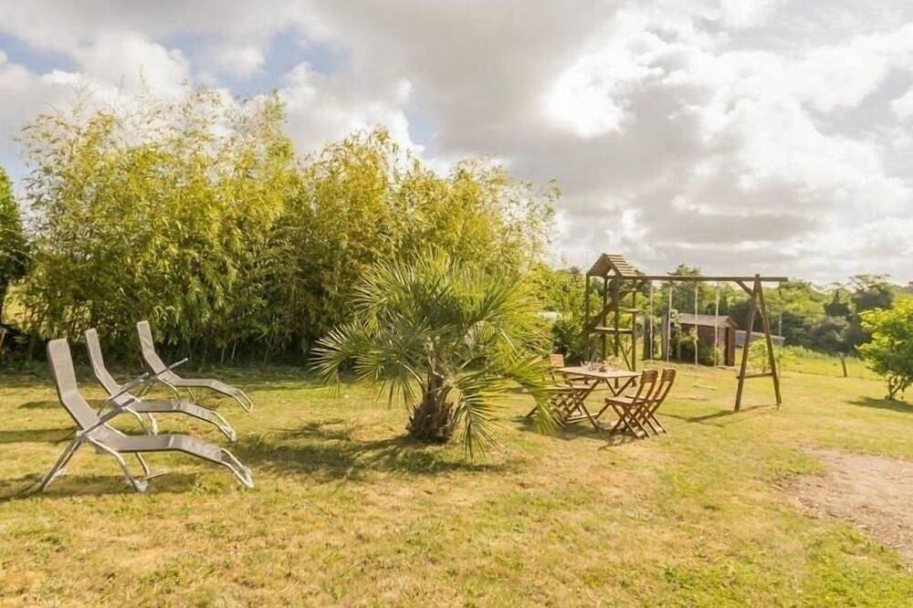 Gîte lumineux avec jardin privatif près des plages, équipement bébé et recharge électrique in Mesquer, Côte d'Amour