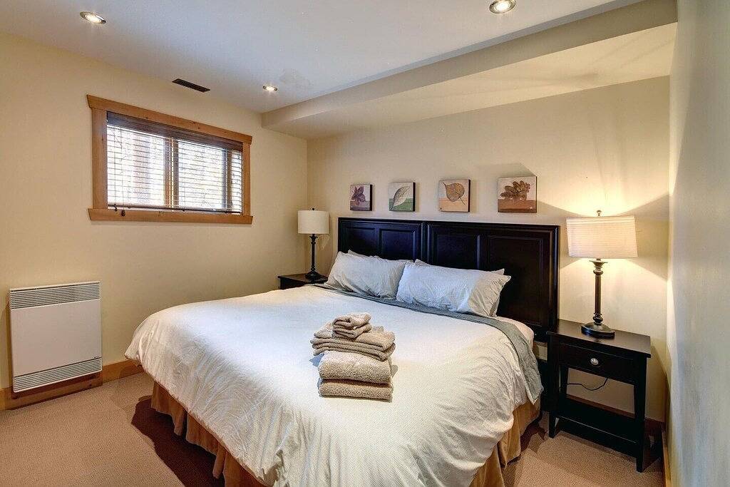 Lake Front Blockhaus 7 Schlafzimmer in Labelle, Québec