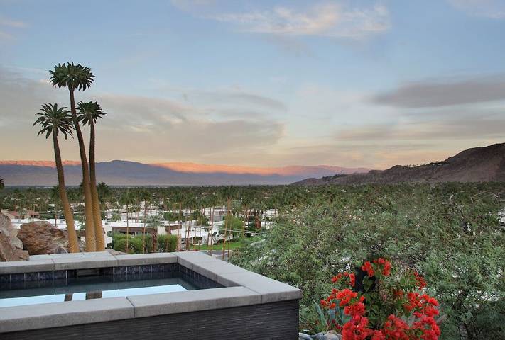 Villa for 8 people, with hot tub and garden, with pets in Palm Springs