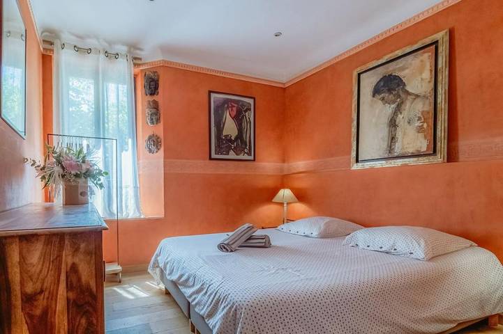 Location de vacances pour 15 personnes, avec jardin et vue ainsi que piscine et terrasse, animaux acceptés à Saint-Victoret - 4