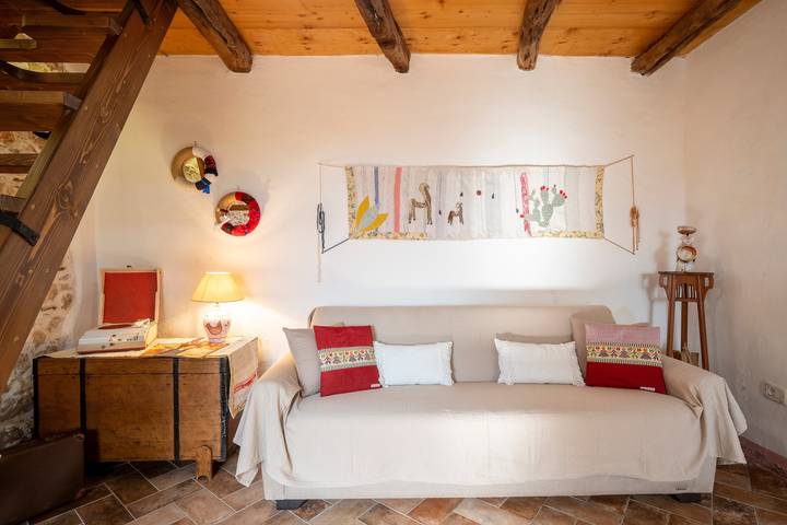 Holiday Home 'Casa Della Nonna Nel Borgo' with Mountain View, Private Garden and Wi-Fi in Baunei, Ogliastra Province