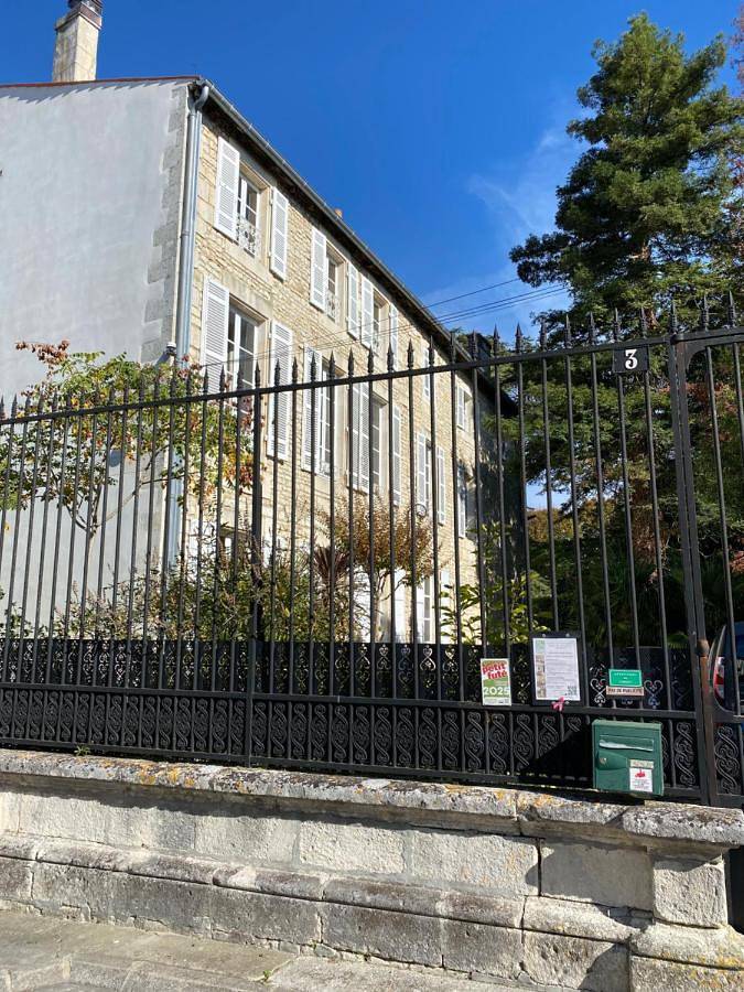 Chambre d’hôte pour 2 personnes, avec jardin et piscine à Saint-Jean-d'Angély - 2