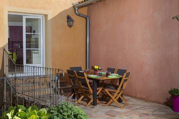Gîte pour 4 Personnes dans Le Perréon, Beaujolais, Photo 1
