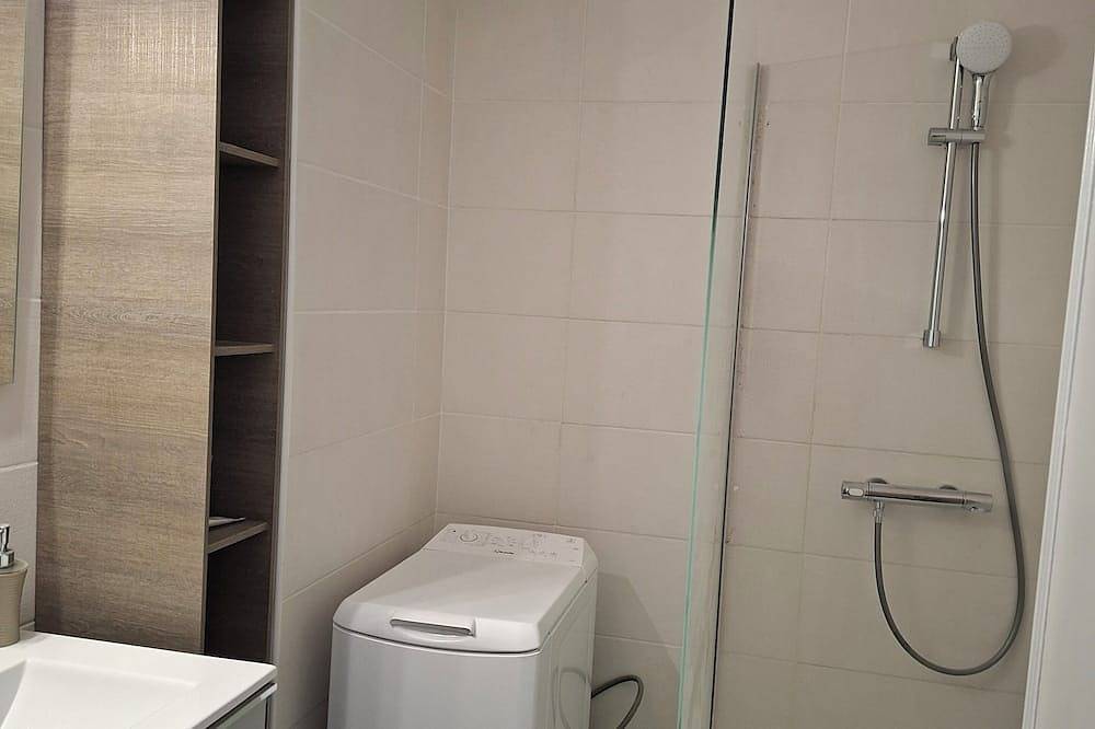 Apartamento entero, Apartamento entre la ciudad y el lago, cerca de tiendas in Aix-les-Bains, Chambéry region