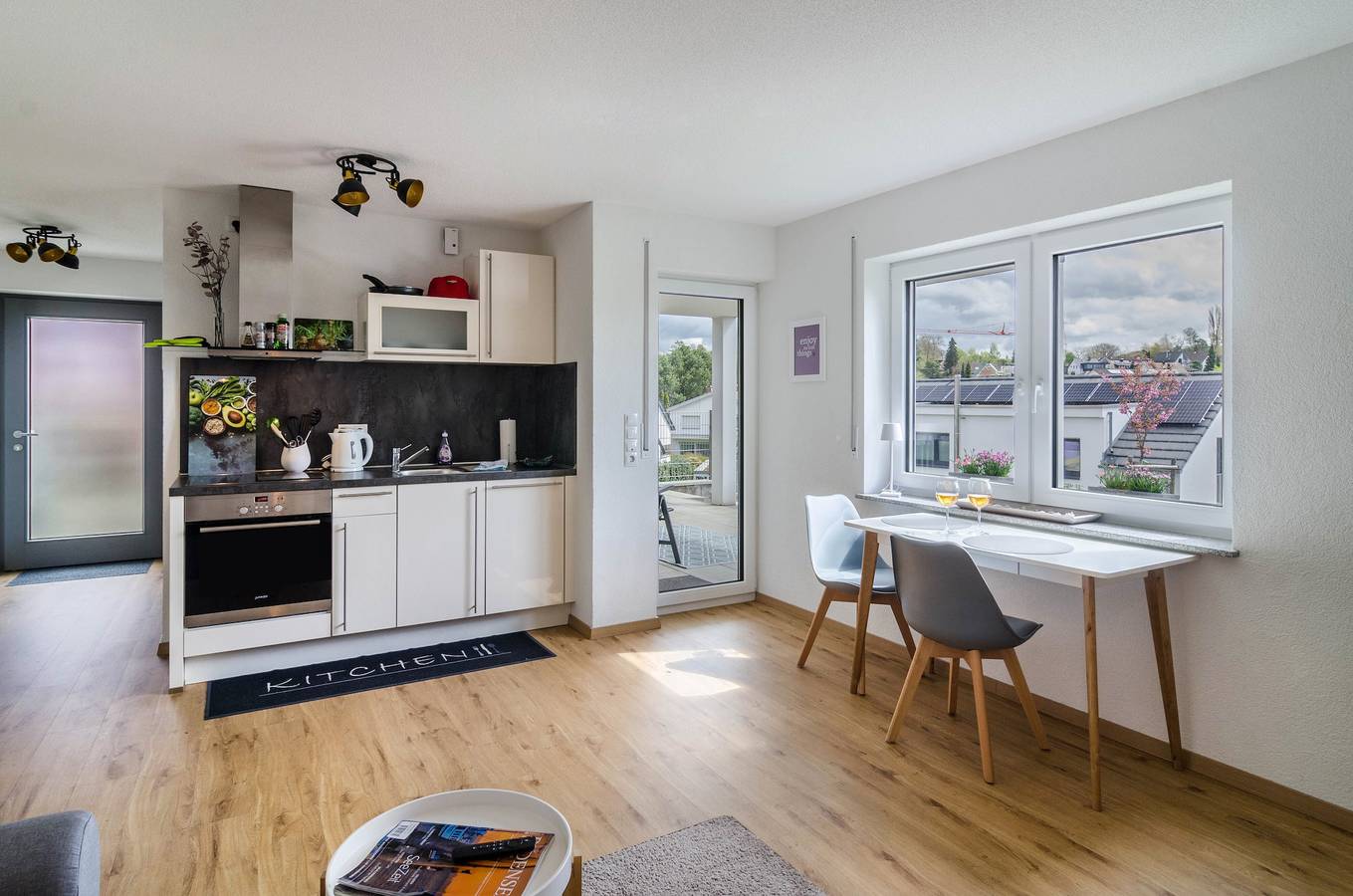 Ganze Wohnung, Ferienwohnung 'Turmgarten' mit Bergblick, privater Terrasse und Wi-Fi in Überlingen, Region Bodensee-Oberschwaben