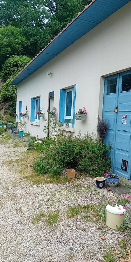 Gîte pour 2 personnes, avec terrasse à Jugon-les-Lacs - 3