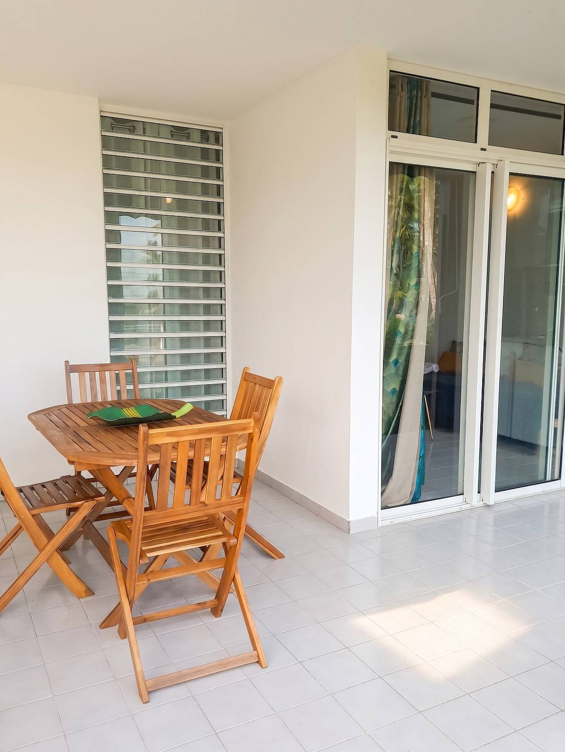 Appartement entier, Appartement charmant à Grand-Bourg, 27 m², accès à la piscine. in Grand-Bourg, Guadeloupe