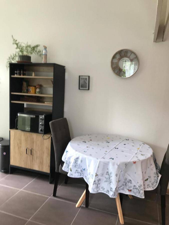 Appartement entier, One-Bedroom Apartment in Gennevilliers, Hauts-de-Seine