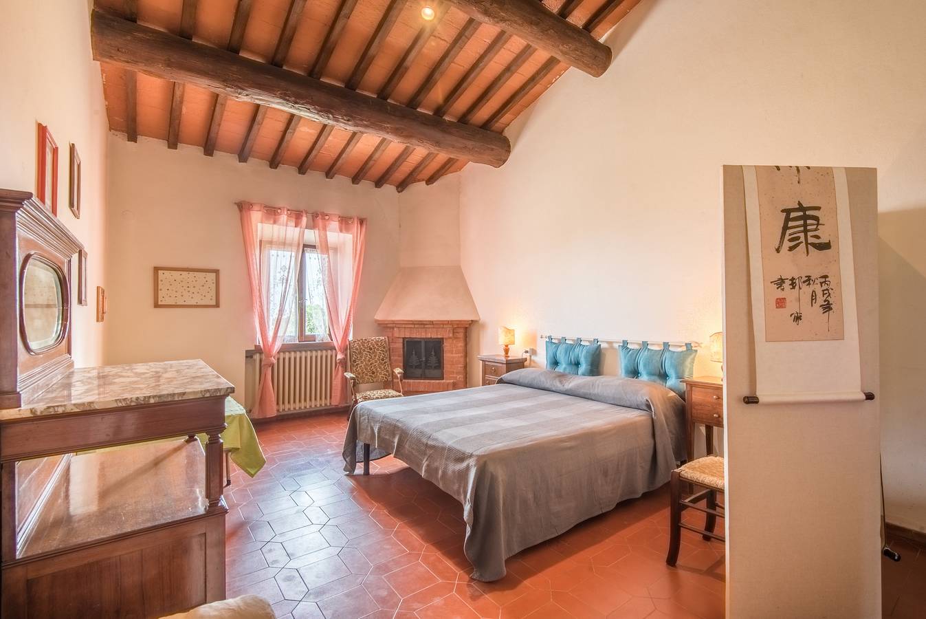 Appartamento per vacanze 'Tenuta Podere Montemelino' con vista su laghi e colline, piscina e Wi-Fi in Sarteano, Siena e dintorni