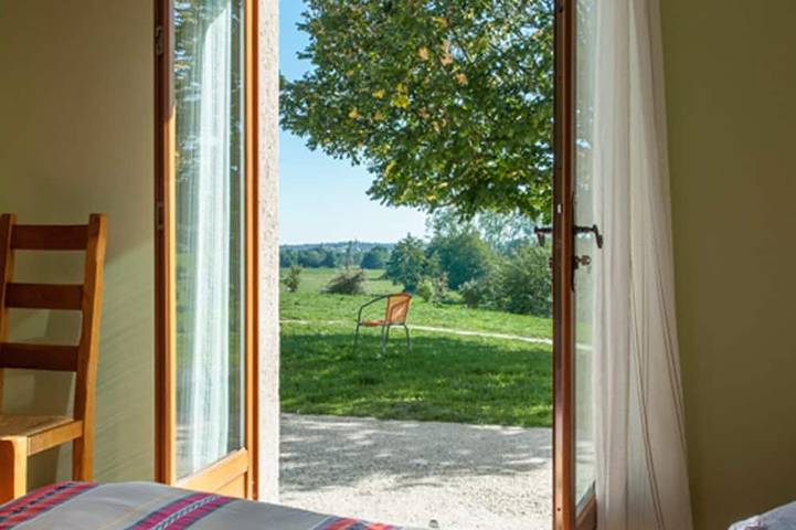 Gîte pour 15 personnes, avec sauna ainsi que jacuzzi et jardin à Luzy - 2