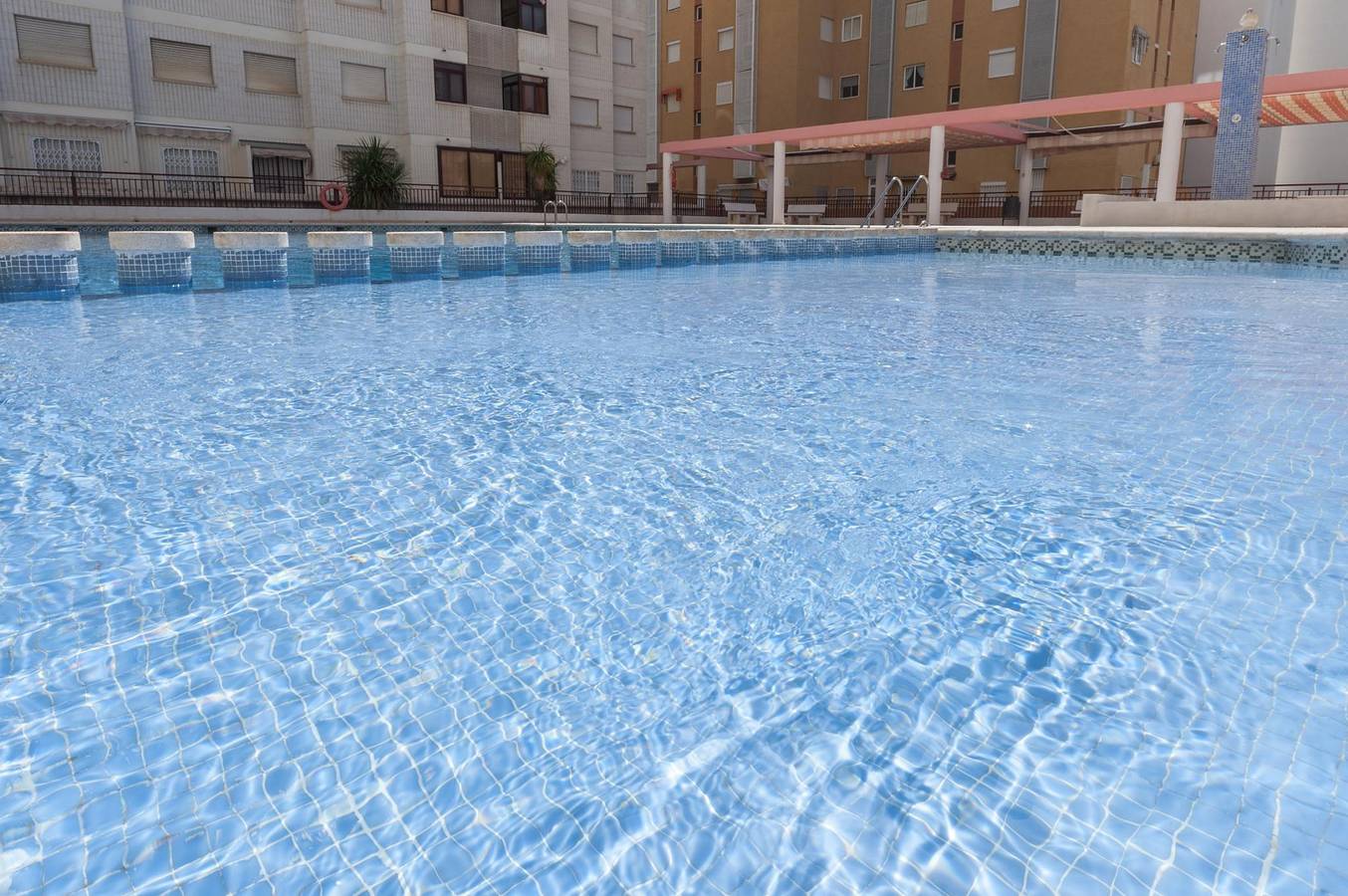 Appartamento intero, Navegante - Apartment with shared pool in Playa de Gandia. in Playa de Gandía, Costa de Valencia