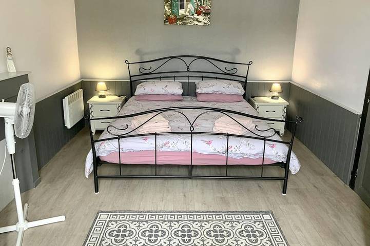 Location de vacances pour 8 personnes, avec jardin à Vernantes - 2