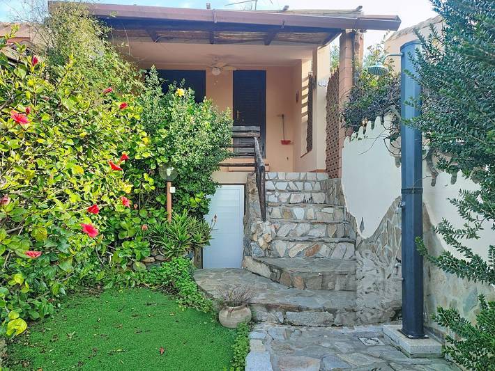 Ferienhaus für 4 Personen, mit Terrasse und Garten, mit Haustier in Simius